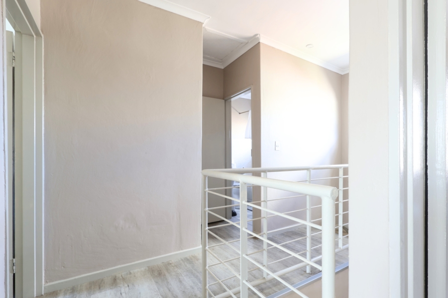 3 Bedroom Property for Sale in Lemoenkloof Western Cape